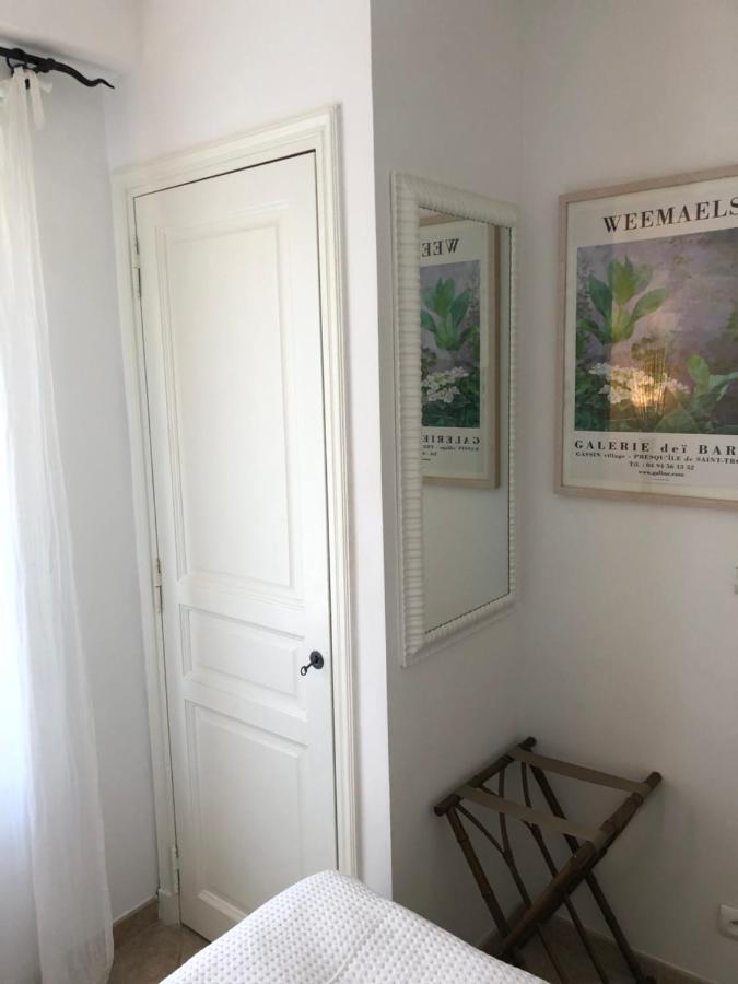 Charmantes Haus Im Golf Club Saint Tropez Exterior foto